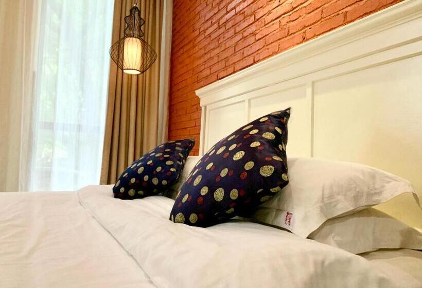 스탠다드 룸 산 전망, Guilin Crystal Crescent Moon