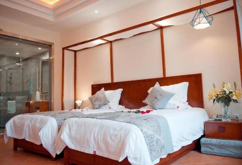 Номер Стандарт Вид на Горы, Guilin Crystal Crescent Moon