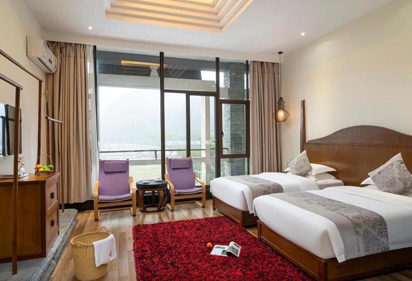 Номер Стандарт, Guilin Crystal Crescent Moon