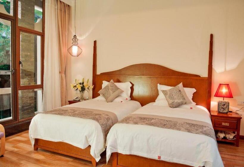 Номер Стандарт, Guilin Crystal Crescent Moon