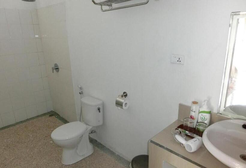 Номер Deluxe, Lombok Holiday