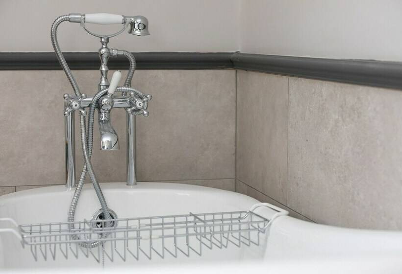 스탠다드 룸, The Lawrence