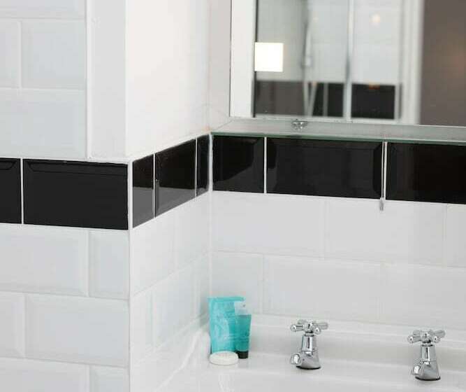 스탠다드 룸, The Lawrence