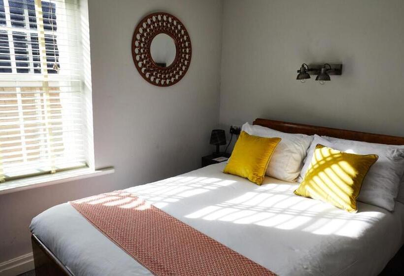 스탠다드 룸, The Lawrence