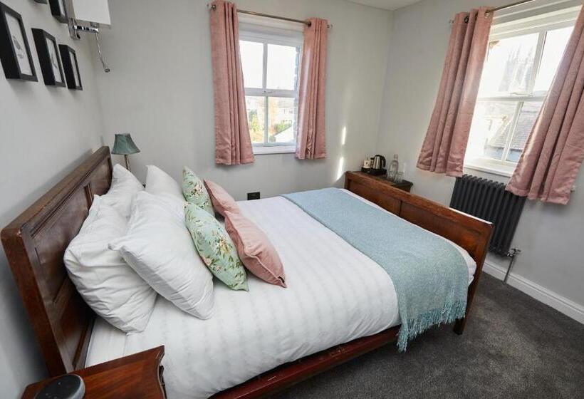 패밀리 룸, The Lawrence