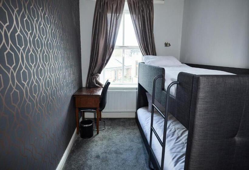 침실 4개 주택, The Lawrence