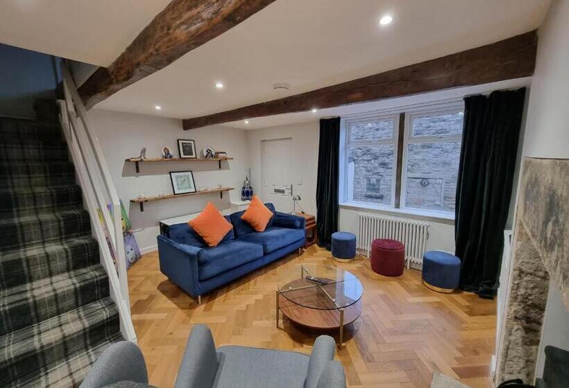 침실 3개 주택, The Lawrence