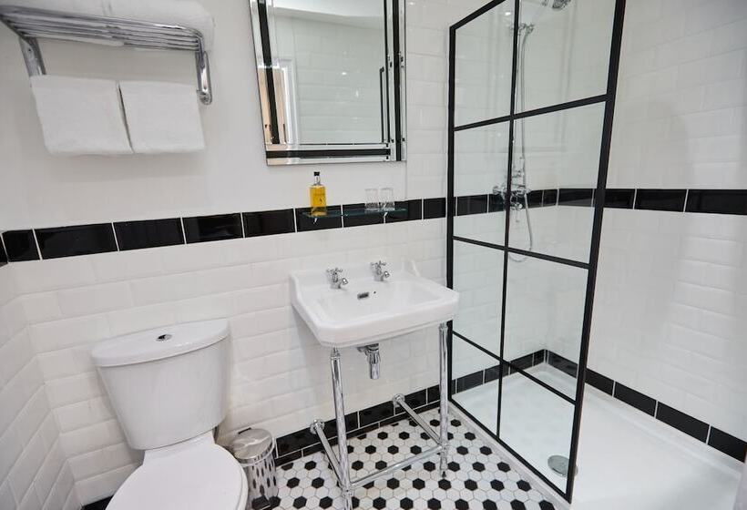 패밀리 룸, The Lawrence