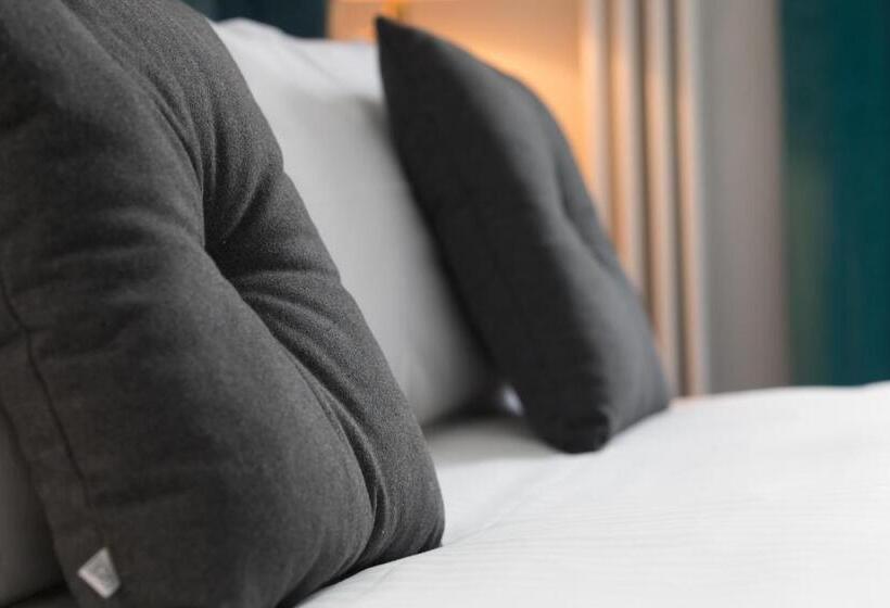 듀플렉스 스위트, The Lawrence