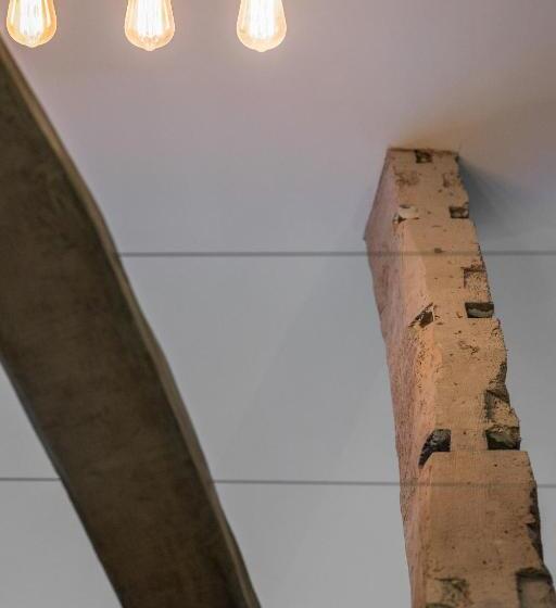 듀플렉스 스위트, The Lawrence