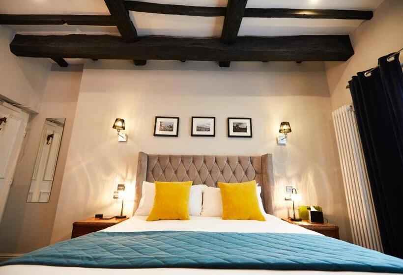 디럭스 룸, The Lawrence