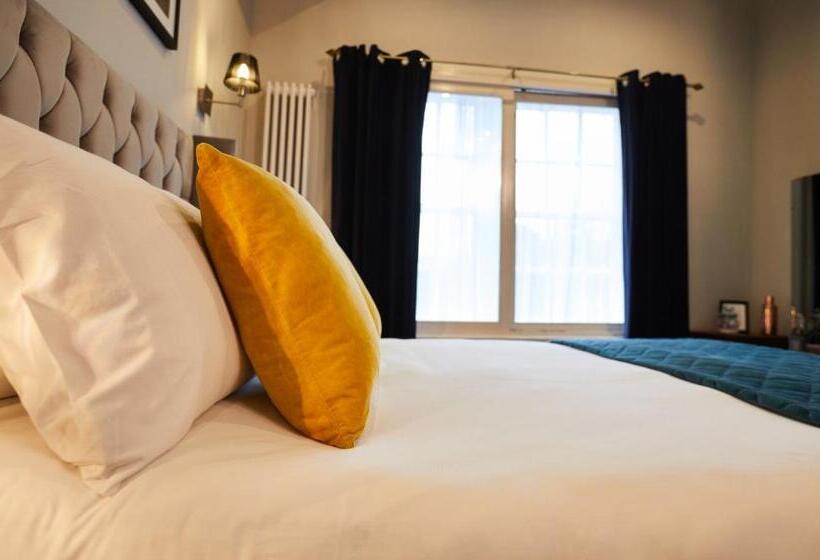 디럭스 룸, The Lawrence