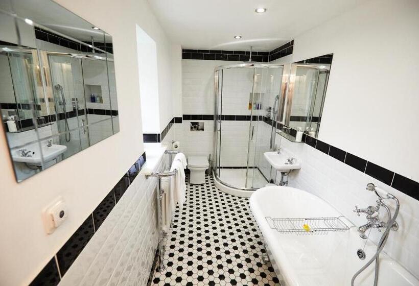 디럭스 룸, The Lawrence