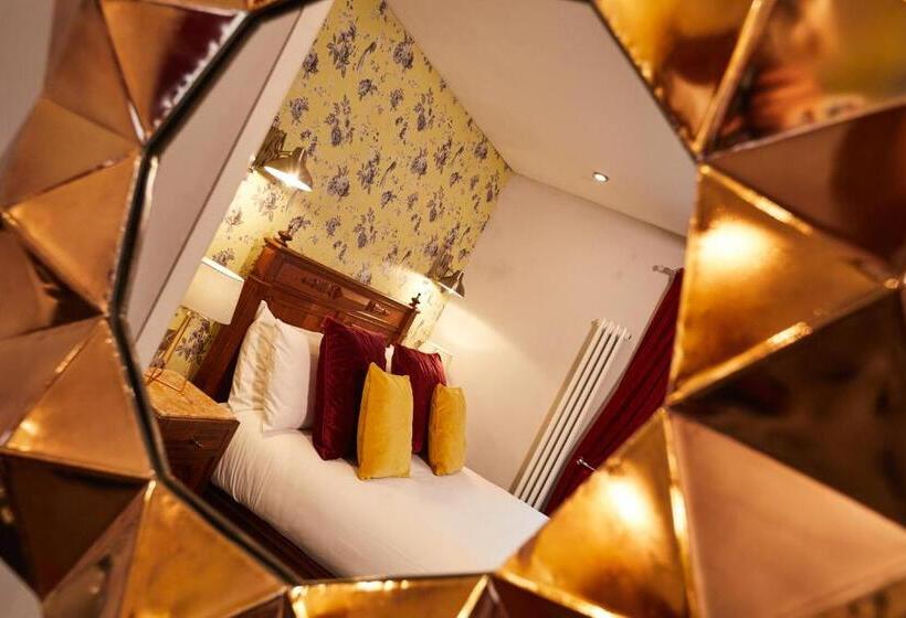 스탠다드 룸, The Lawrence