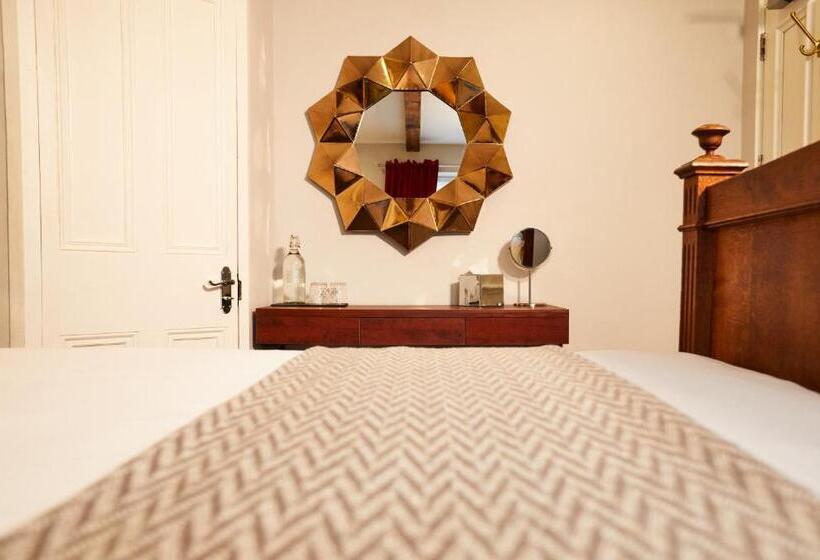 스탠다드 룸, The Lawrence