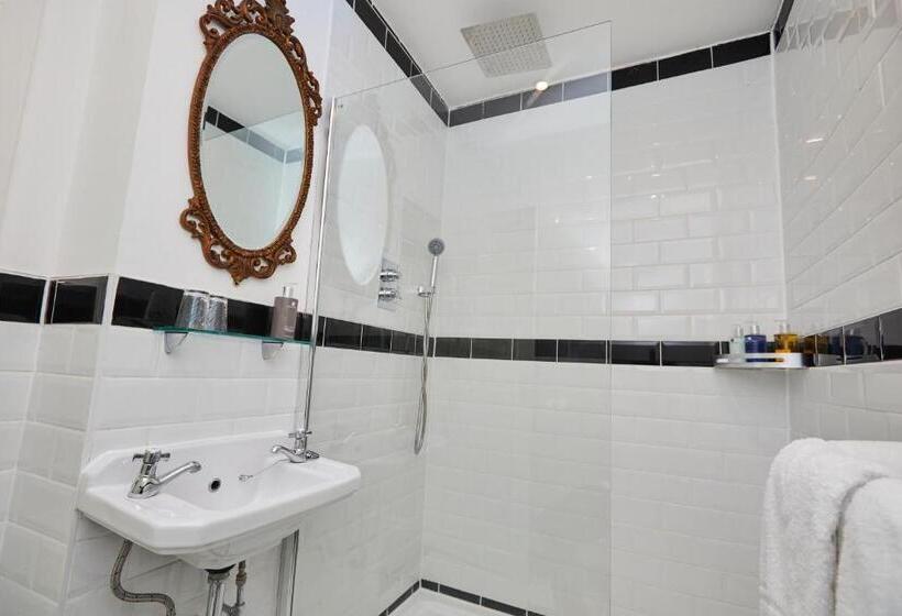 스탠다드 룸, The Lawrence