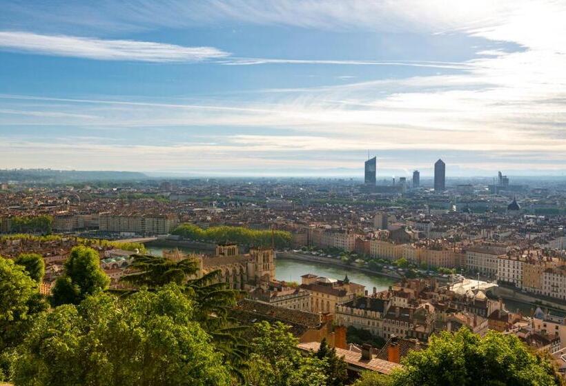 סוויטה, Villa Maia