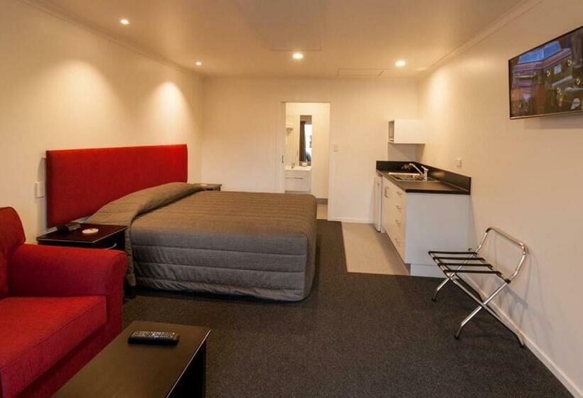 استودیوی استاندارد, Cork And Keg