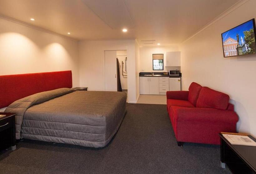 استودیوی استاندارد, Cork And Keg