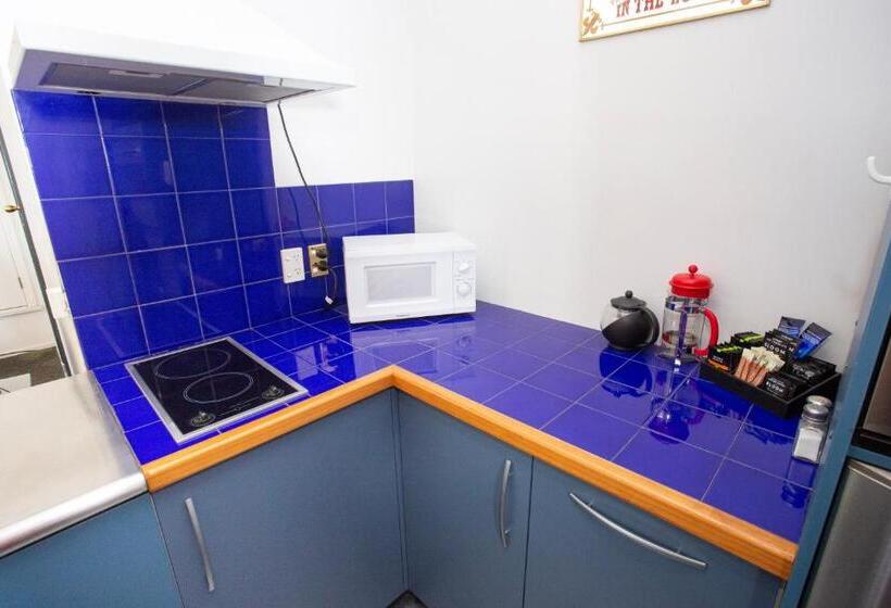 آپارتمان 1 خوابه, Cork And Keg