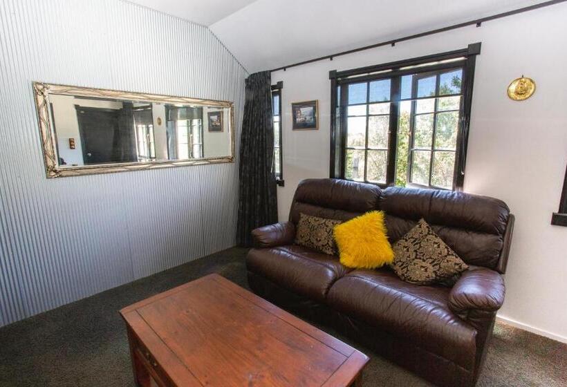 آپارتمان 1 خوابه, Cork And Keg