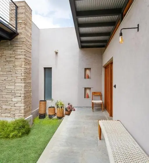 Standard-studio, Woods At Sasan