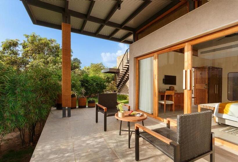 סטודיו סטנדרט עם מרפסת, Woods At Sasan