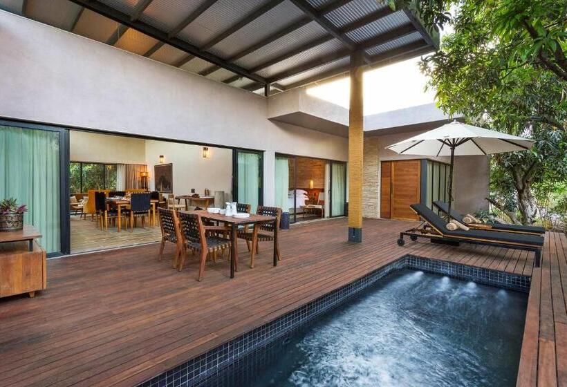 וילה עם חדר שינה אחד ובריכת שחיה, Woods At Sasan