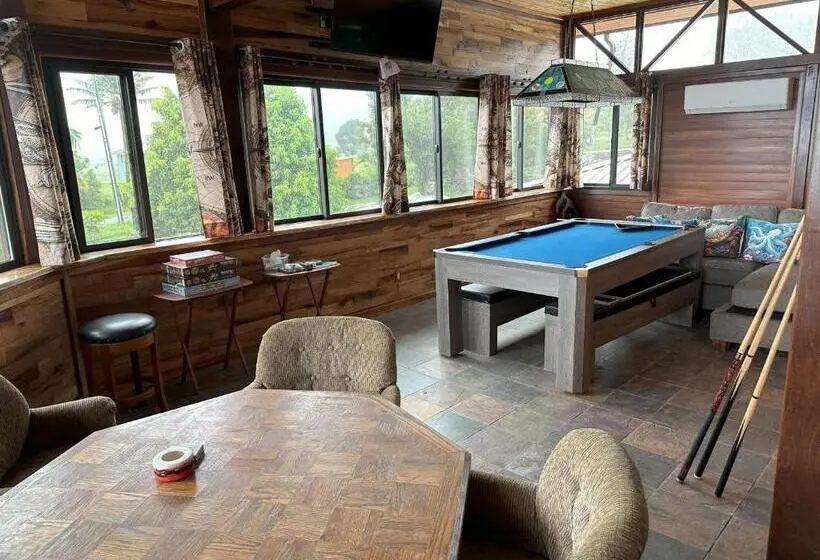 身障者適用キングサイズベッドルーム, Magic Skies B&b
