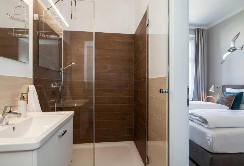 1 Bedroom Apartment Lake View, App Flamingo