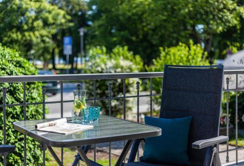 1 Bedroom Apartment Lake View, App Flamingo