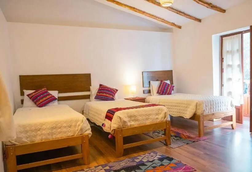 اتاق استاندارد سه تخته با بالکن, La Rosa Wellness Lodge