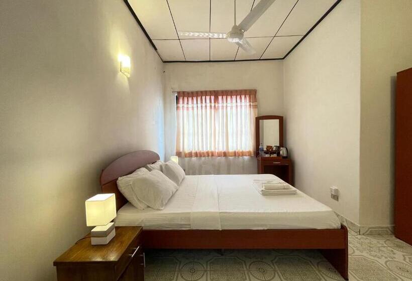 غرفة ديلوكس, Rivinson