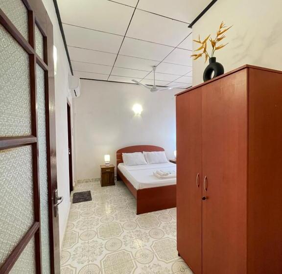 Номер Deluxe, Rivinson