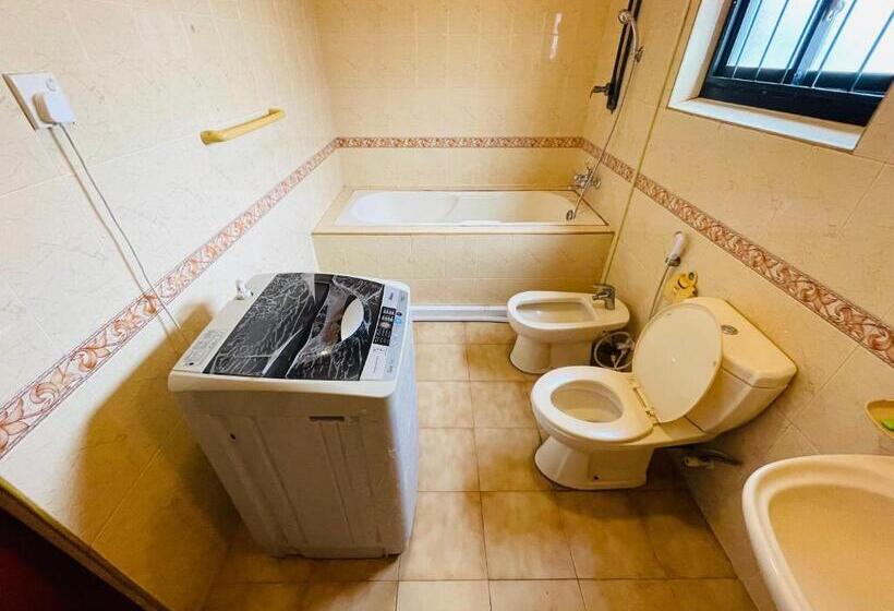 غرفة ديلوكس ثلاثية, Rivinson