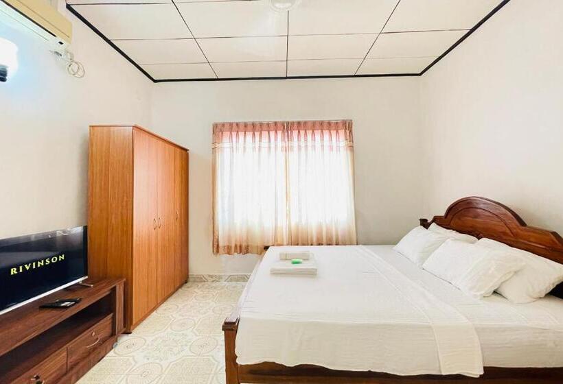 غرفة ديلوكس ثلاثية, Rivinson