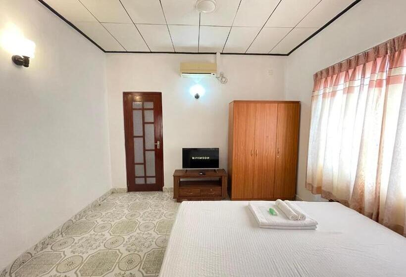 غرفة ديلوكس ثلاثية, Rivinson