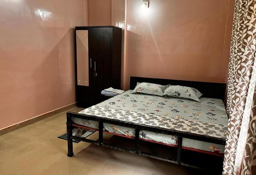 デラックスルーム, Swagat Guest House