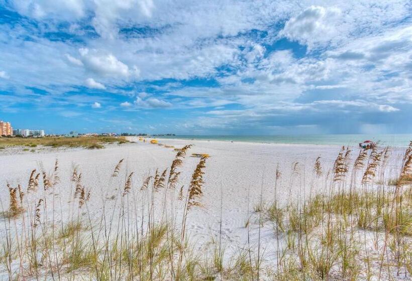 إستوديو قياسى, Tropic Terrace Suite #49 Beachfront Resort