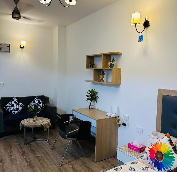 バルコニー付きスタンダードルーム, Gulmohar Suites
