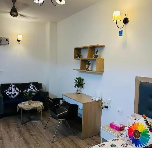 バルコニー付きスタンダードルーム, Gulmohar Suites