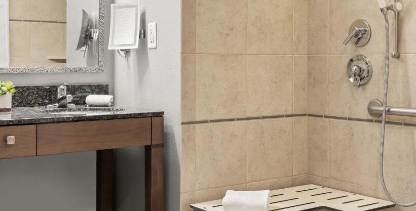 Standard Studio, Las Vegas Desert Blue By Hellovacay