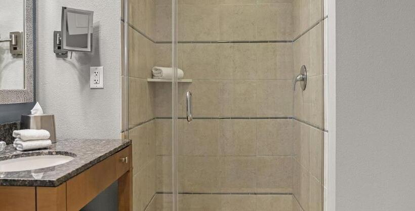 Standard Studio, Las Vegas Desert Blue By Hellovacay