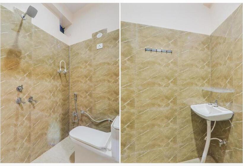 트리플 클래식 룸, Oyo Blue Moon