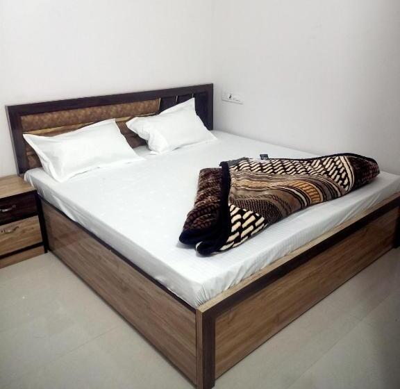 标准间, Aarju Guest House