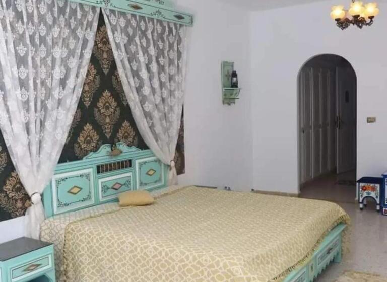 استودیوی لوکس, Dar Morjana