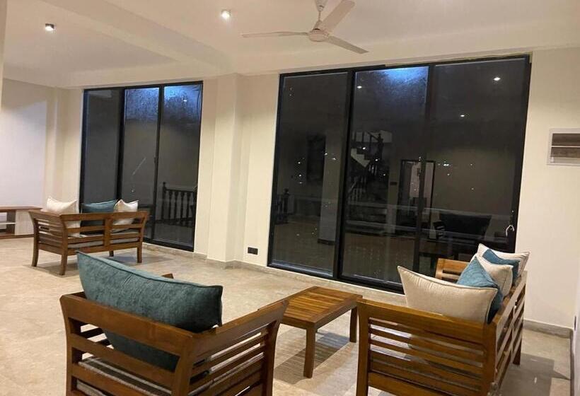 标准间, Lush Breeze