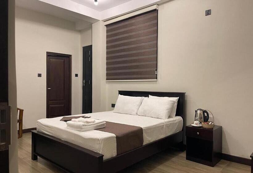 标准间, Lush Breeze