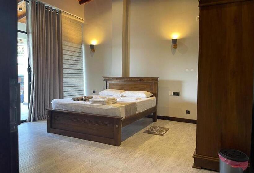 标准间带山景, Lush Breeze