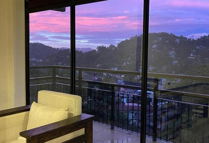 标准间带山景, Lush Breeze